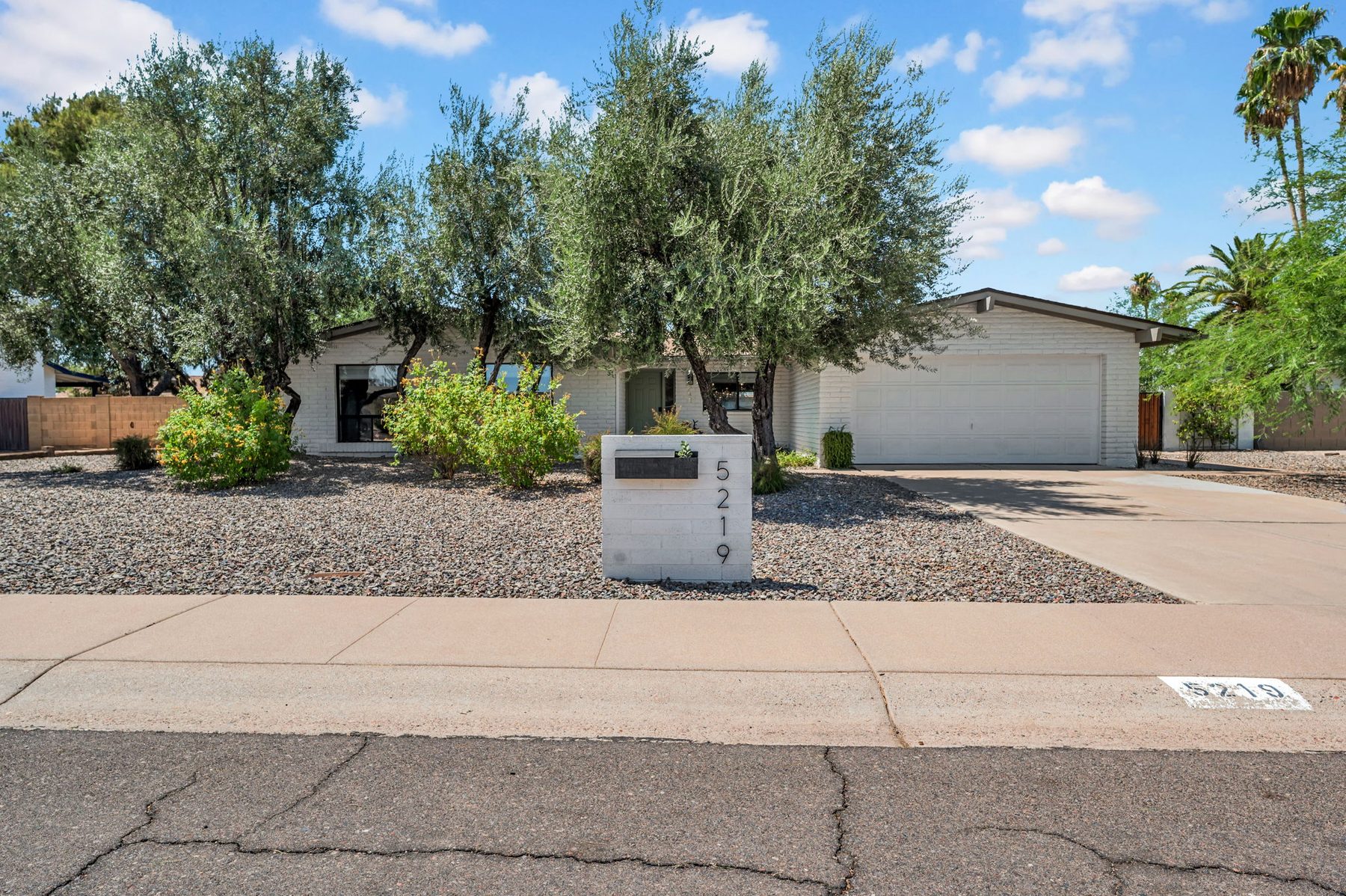 5219 E. Winchcomb Drive, Scottsdale, AZ 85254